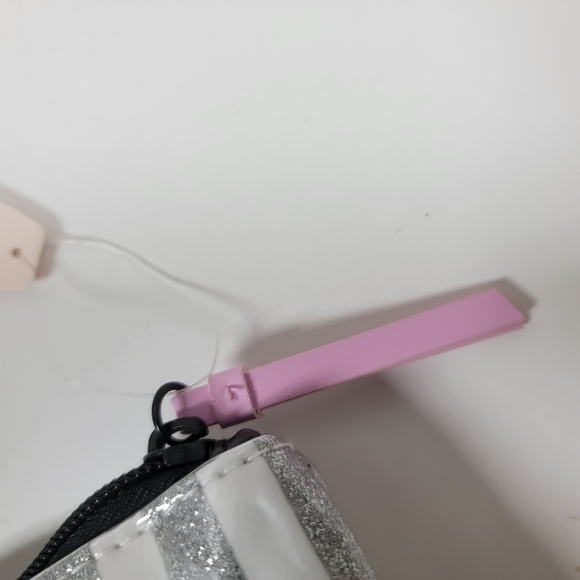 NWT White & Silver Stripped Makeup or Intimates Bag - Picture 7 of 8